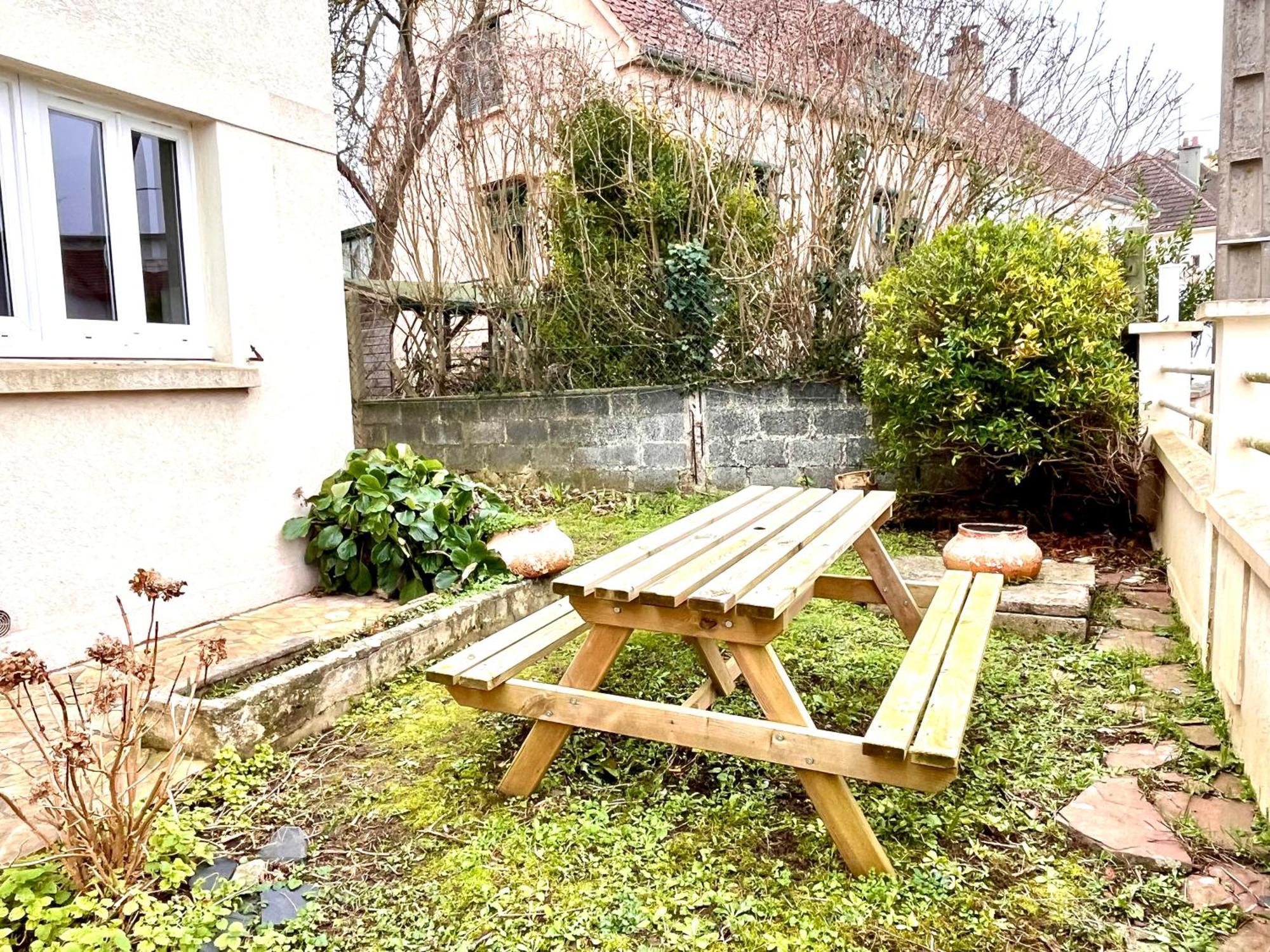 Bienvenue Chez Vous, Deplacement Pro モンドヴィル エクステリア 写真